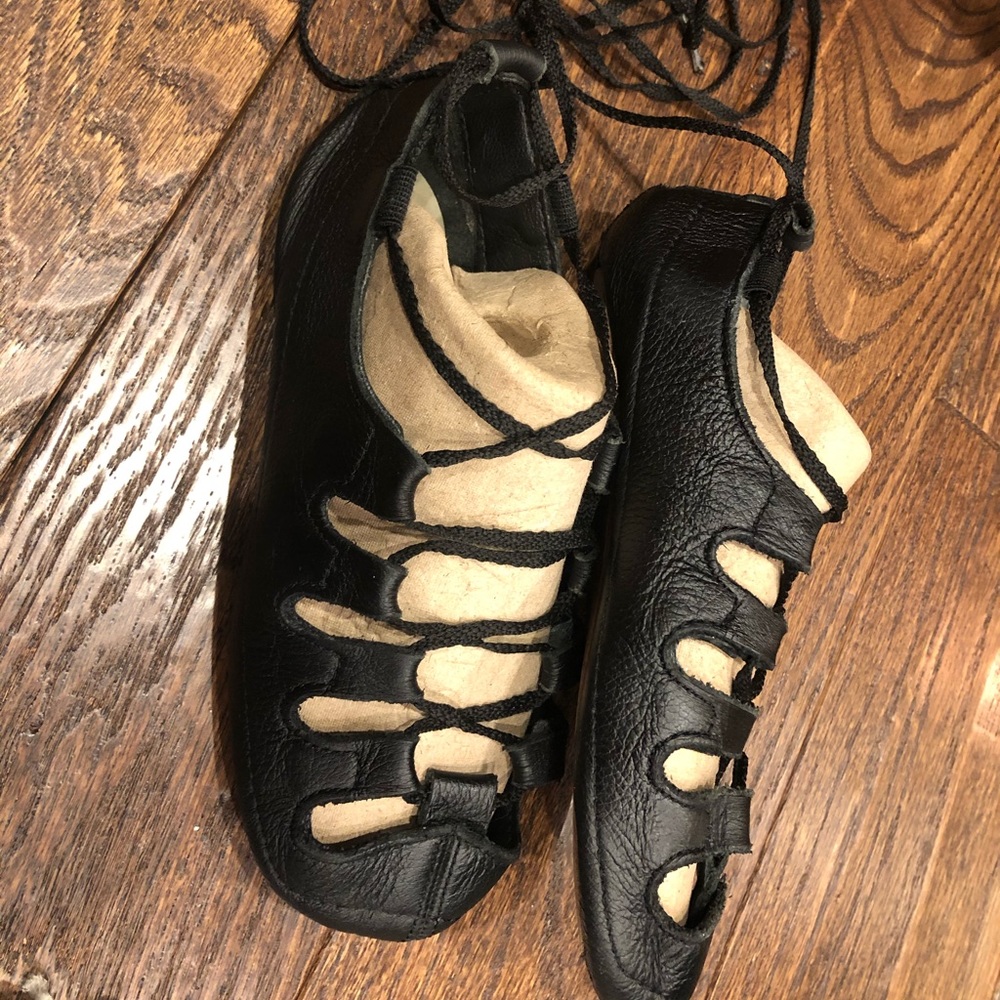 Irish soft shoes, Ghillie.